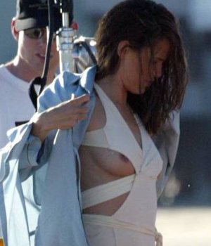 Jennifer Garner Nipple Slip